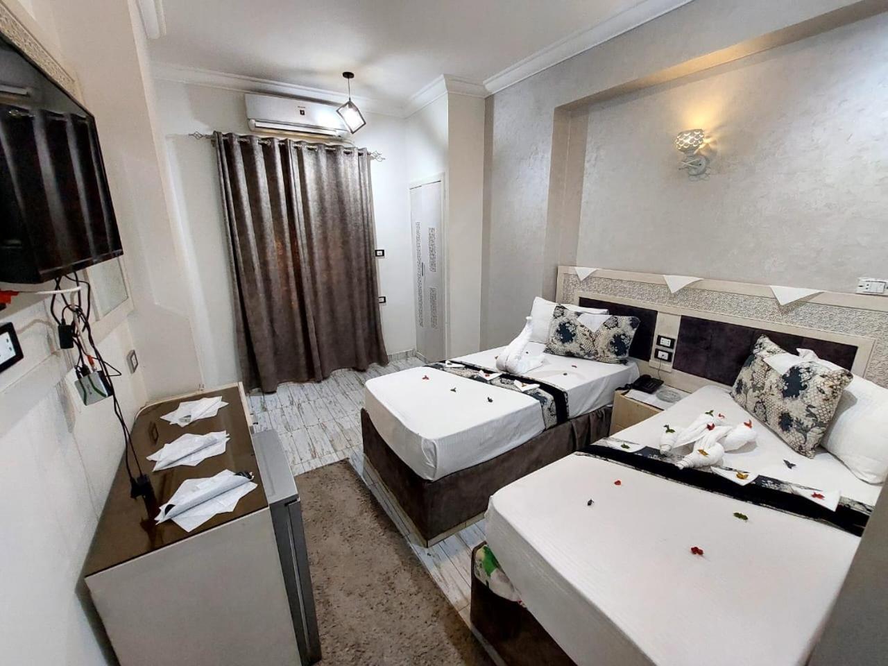 Al Amir Palace Hotel Sohag Exteriör bild
